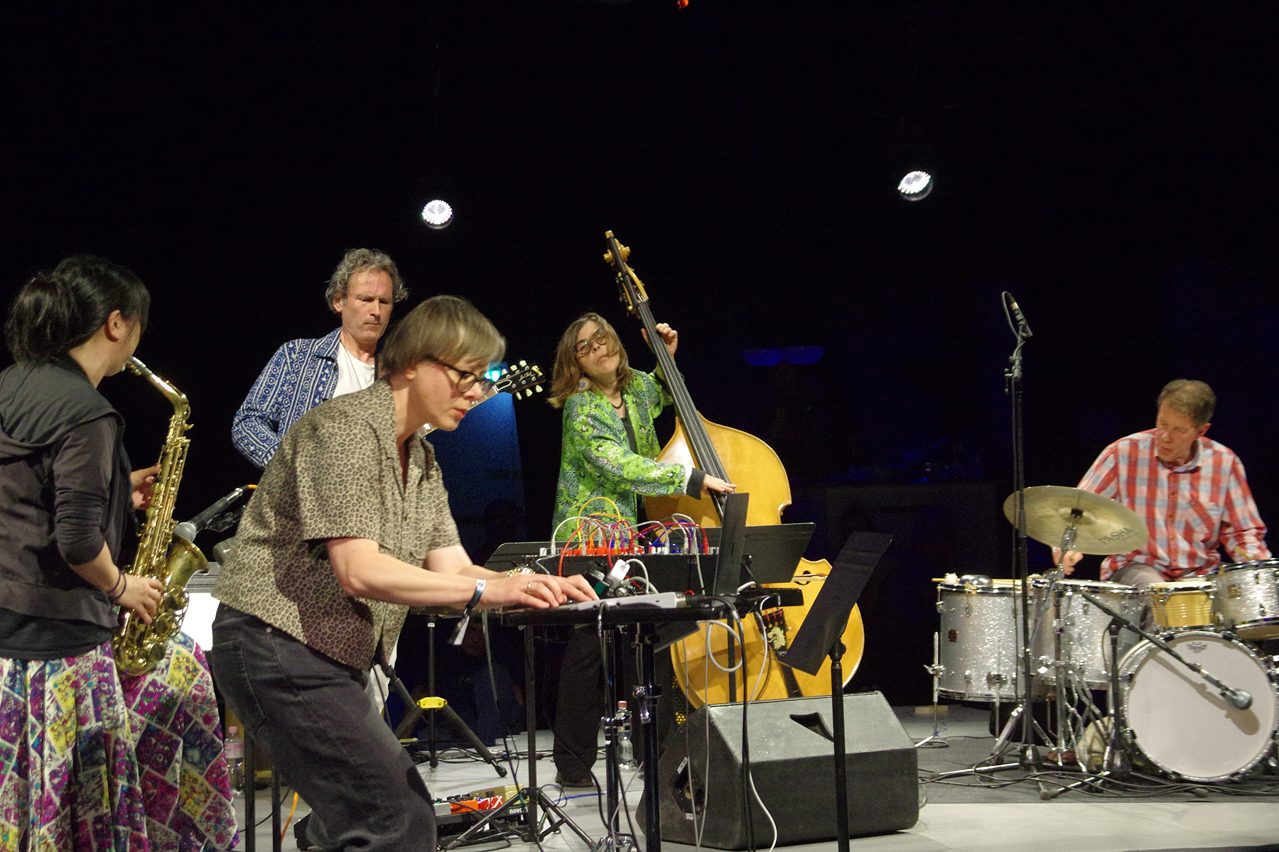 Alto saxophonist Nonoko Yoshida: Oxana Omelchuk manipulating samples and electronics; guitarist Peter Engelhardt; bassist Silvia Bolognesi; drummer Achim Krämer