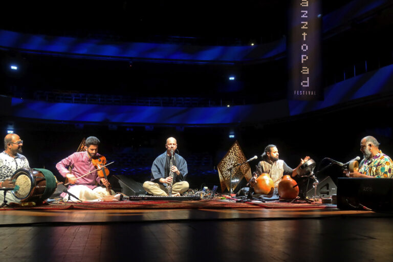 Saagara: Bharghava Halambi (thavil); Mysore N. Karthik (violin); Waclaw Zimpel (clarinet, electronics); Giridhar Udupa (ghatam, voice); K Raja (kanjira))